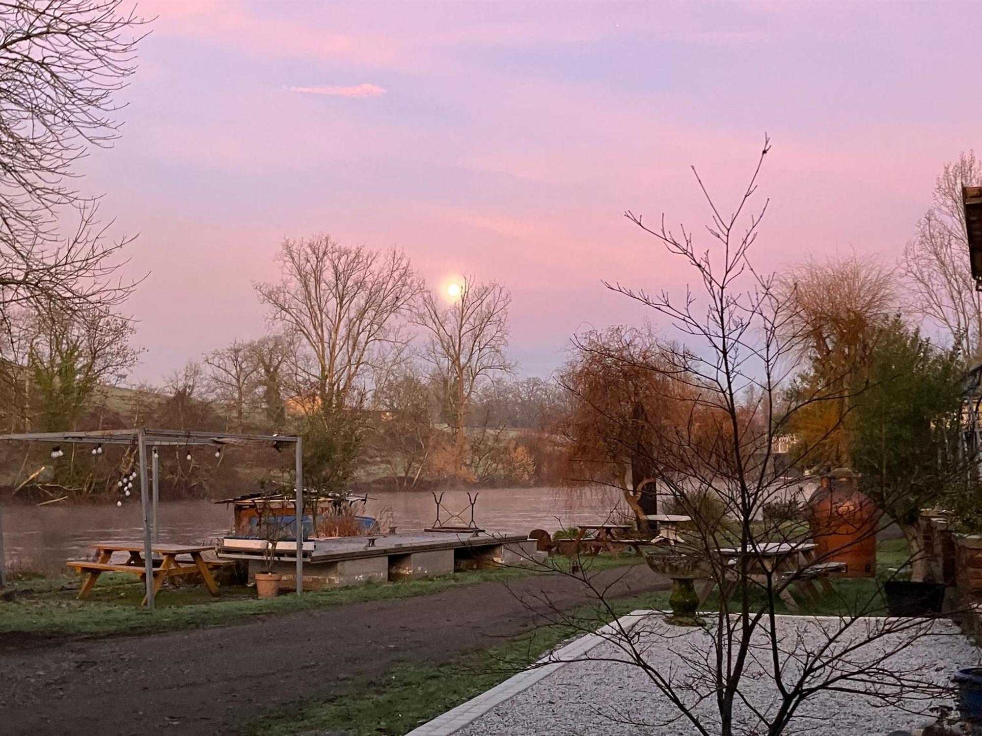 Moon River Chambre D'Hote Saint-Junien Kültér fotó